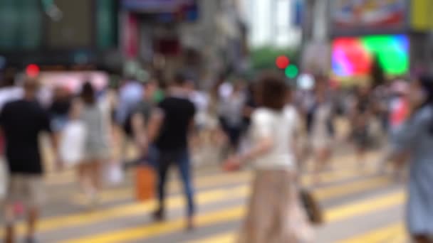 Suddig Skara Människor Hong Kong Upptagen Crosswalk Slow Motion — Stockvideo