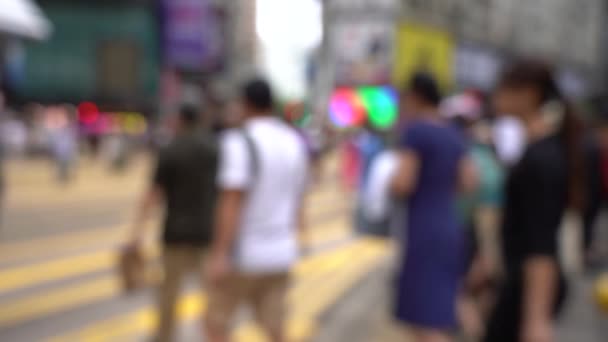 Θολό Πλήθος Ανθρώπων Στο Χονγκ Κονγκ Είναι Απασχολημένος Διασταύρωση Αργή — Αρχείο Βίντεο