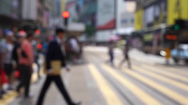 Suddig Skara Människor Hong Kong Upptagen Crosswalk Slow Motion — Stockvideo