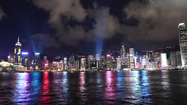 Ночной Вид Гавань Гонконга Лазерным Шоу Гонконгские Небоскребы Гиперлапс — стоковое видео