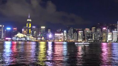 Geceleri Hong Kong gökdelenler. Hyperlapse 