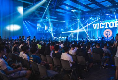 Hong Kong, Çin: 26 Temmuz 2019: birçok ziyaretçi Hong Kong Convention & Exhibition Centre 'da E-spor & müzik festivali 'ne katılır..