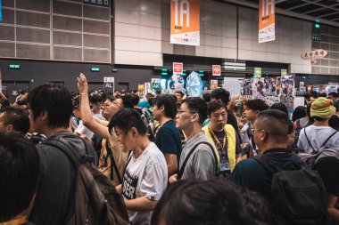 Gün batımında Hong Kong Gökdelenleri. Hiperlapsus 