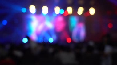 Canlı gösteride Crowd Insanlar bulanıklık arka plan; Soyut bokeh arka plan