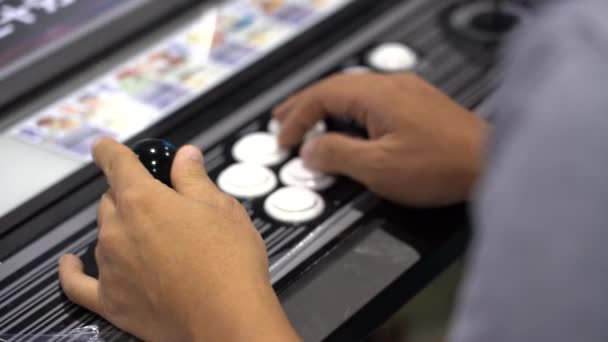 Foto Ravvicinata Pro Gamer Che Gioca Arcade Game — Video Stock