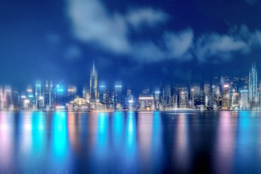 Gece Hong Kong şehir manzarası. Victoria Harbou 'Dan manzara