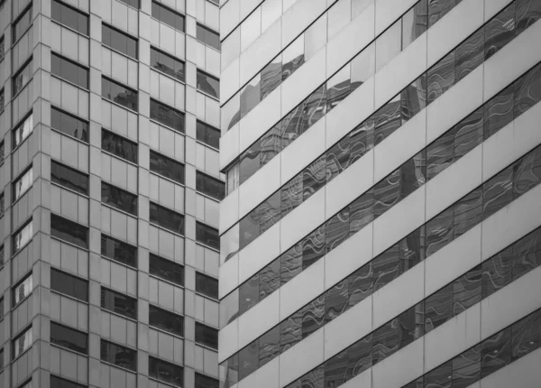 Hong Kong Edificio comercial de cerca; Estilo blanco y negro —  Fotos de Stock