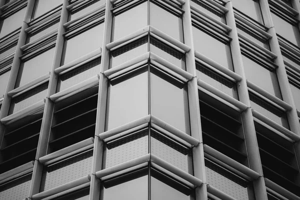 Закрытие коммерческих зданий Гонконга; черно-белый стиль — стоковое фото