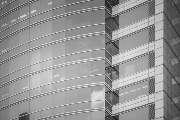 Hong Kong Edificio comercial de cerca; Estilo blanco y negro — Foto de Stock