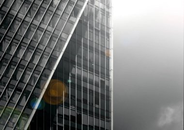 Modern Ticari Bina yakın çekim ; Siyah beyaz tarzı