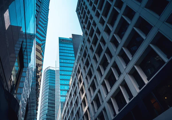 Moderno edificio de oficinas cerca de Hong Kong — Foto de Stock