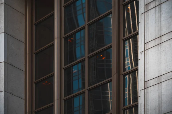 Moderno edificio de oficinas cerca de Hong Kong — Foto de Stock