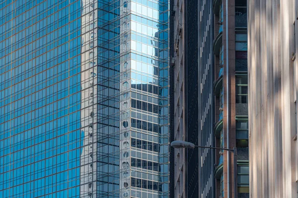 Edifício de escritório moderno perto de Hong Kong — Fotografia de Stock