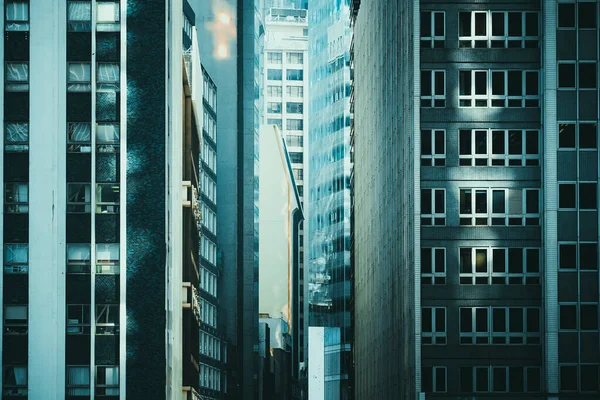 Moderno edificio de oficinas cerca de Hong Kong —  Fotos de Stock