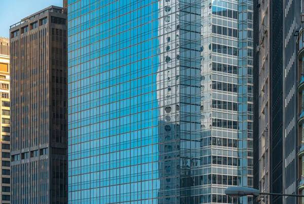 Edifício de escritório moderno perto de Hong Kong — Fotografia de Stock