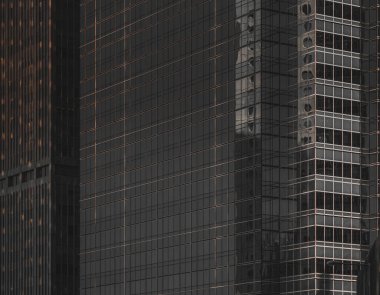 Hong Kong İş Binası kapatıldı; siyah ve altın rengi