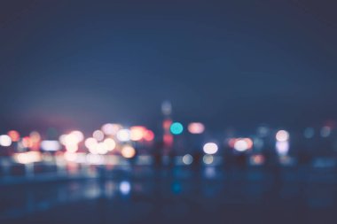 Şehir arka planına sahip soyut renkli dairesel bokeh