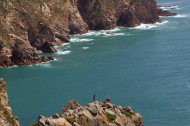 Okyanus ve dağlar. Portekiz'in güzel sahili