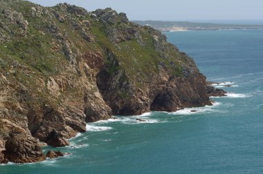 Okyanus ve dağlar. Portekiz'in güzel sahili