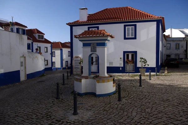 埃里塞拉 葡萄牙渔镇 坐落在一个优秀的冲浪海滩海岸线 图库照片