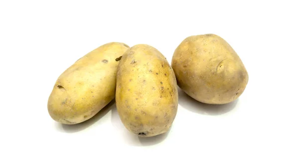 Rohe Braune Kartoffeln Auf Isoliertem Weißen Hintergrund — Stockfoto