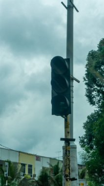 # Kırık trafik lambası # # Sürücünün yanında hiç renk ışığı olmadan #.