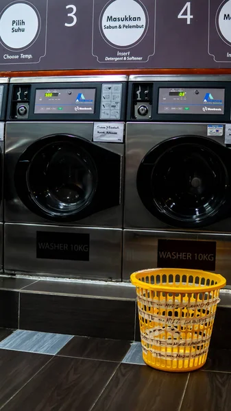 Bangi Malaysia Juli 2019 Självbetjäning Myntdriven Tvättmaskin Mizz Launderette Teras — Stockfoto