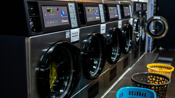 Bangi Malaysia Juli 2019 Självbetjäning Myntdriven Tvättmaskin Mizz Launderette Teras — Stockfoto