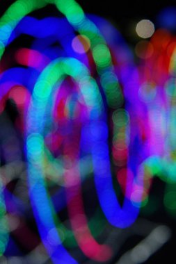 Karanlık arka planda bulanık çizgiler soyut arka plan.