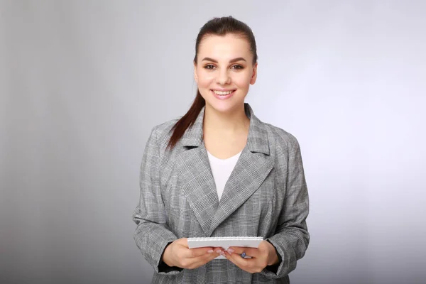 Notebook ile Offise kız