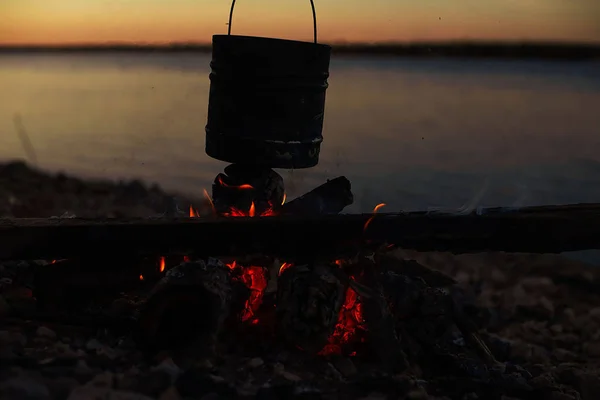 Cooking on a campfire in the open air — Stock Photo, Image