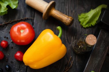 Sebze Natürmortu. Sebze salatası pişirme süreci.