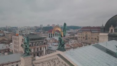 Anteni şehri Lviv, Ukrayna. Avrupa şehir. Şehrin popüler alanları. Lviv Opera
