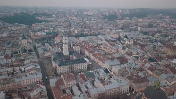 Aerial City Lviv, Ucrania. Ciudad Europea. Áreas Populares de la Ciudad. Dominicanas — Vídeos de Stock
