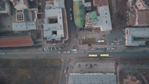 Tráfego aéreo aéreo aéreo. Hora de ponta. Cidade Velha Lviv, Ucrânia — Vídeo de Stock