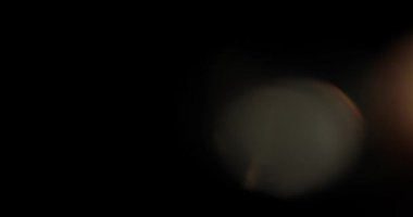 Farklı etkinlikler ve projeler için ışık sızıntıları 4k görüntüleri! Geçerli görüntüleri ve Ekle veya ekran harmanlama modlarını kullanarak bileşik üzerinde bırakın. Objektif parlama ışık geçiş objektif parlama ışık bindirmeleri sızdırıyor