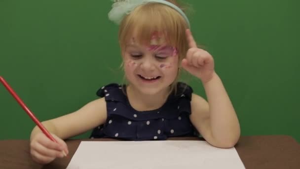 Chica Mesa Educación Feliz Niña Tres Años Linda Chica Sonriendo — Vídeos de Stock