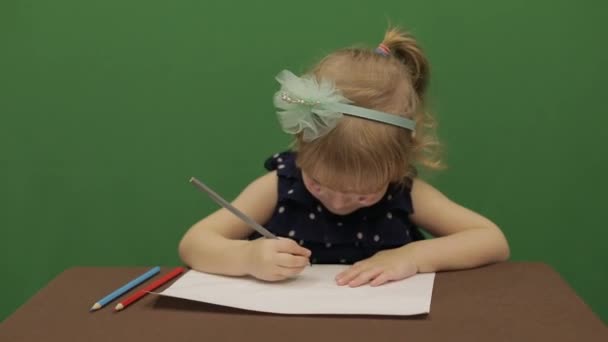 Meisje Aan Tafel Onderwijs Gelukkig Drie Jaar Oud Meisje Schattig — Stockvideo