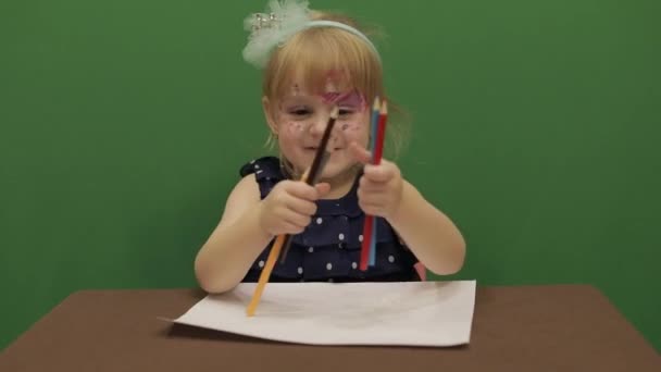 Rapariga Mesa Educação Feliz Menina Três Anos Menina Bonito Sorrindo — Vídeo de Stock