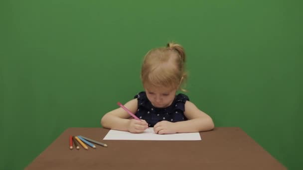 Meisje Aan Tafel Onderwijs Gelukkig Drie Jaar Oud Meisje Schattig — Stockvideo