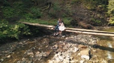 Genç çift birlikte. İlişki ve aşk. Mutluyum. Aşık bir adam ve kadın