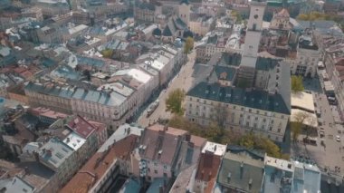 Aerial City Lviv, Ukrayna. Avrupa şehri. Şehrin Popüler Alanları. Belediye Binası