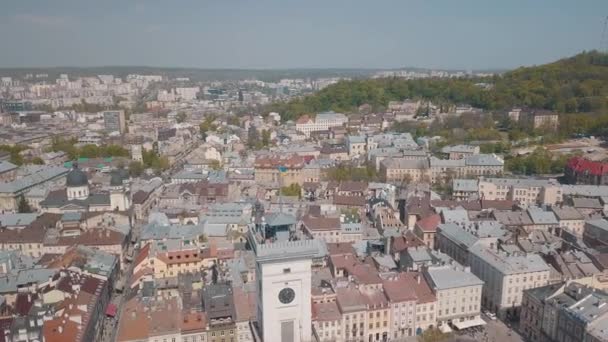 Aerial City Lviv, Ukrajna. Európai Város. Népszerű területek a városban. Dominikai Köztársaság — Stock videók