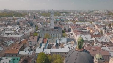 Lvov, Ukrayna. Aerial City Lviv, Ukrayna. Eski şehrin panoraması. Dominik