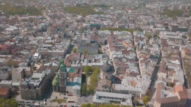 Lvov, Ukrayna. Aerial City Lviv, Ukrayna. Eski şehrin panoraması. Dominik