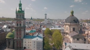 Lvov, Ukrayna. Aerial City Lviv, Ukrayna. Eski şehrin panoraması. Dominik
