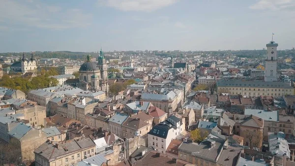 Aerial City Lviv, Ukraine. La ville européenne. Quartiers populaires de la ville. Dominicaine — Photo