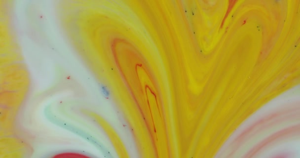 Fundo psicadélico abstrato. Movimento lento de tinta em um líquido multicolorido — Vídeo de Stock