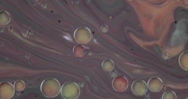 Renkli kabarcıklardan oluşan fantastik bir yapı. Kaotik hareket. Soyut arkaplan