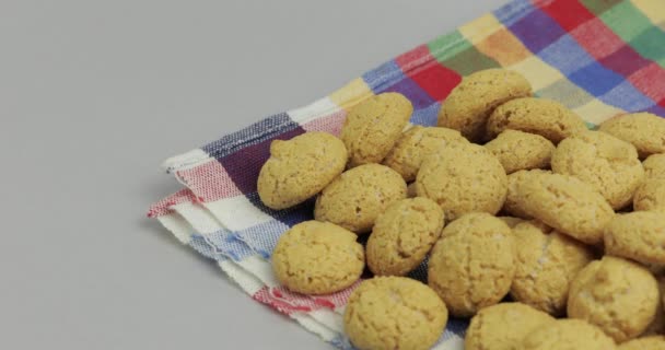 Pepernoten, a traditional treat with the Dutch holiday Sinterklaas. Cookie — Stock Video